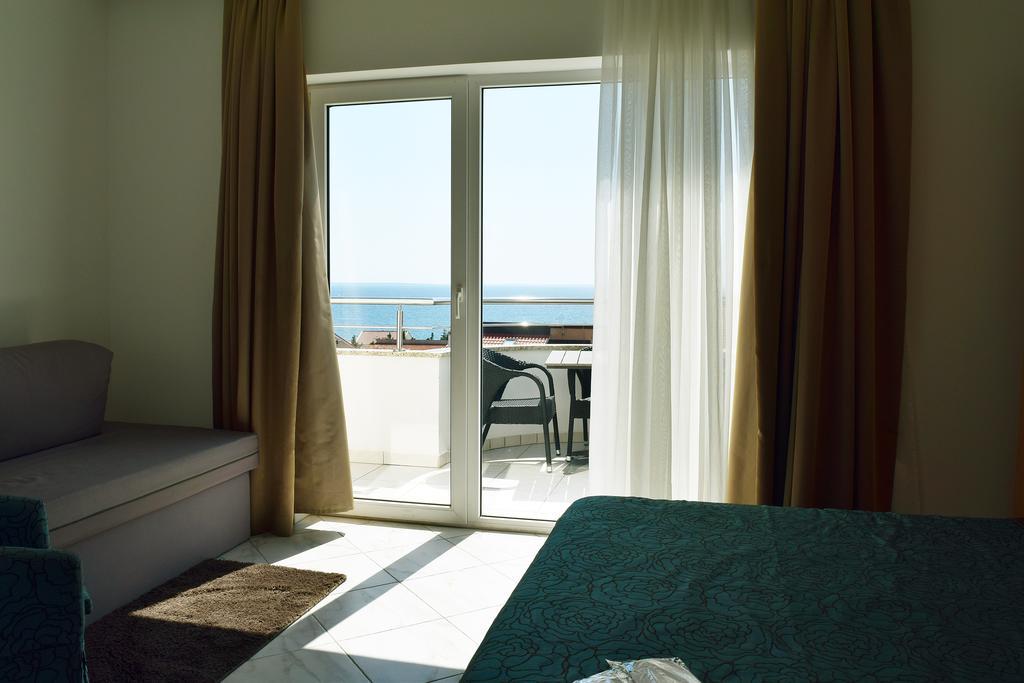 House Novalia Hotel Novalja Exterior photo
